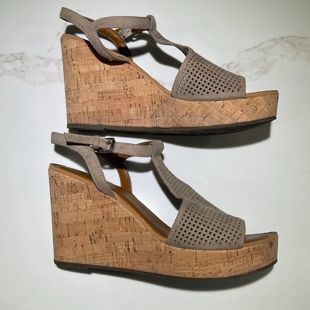 🥳💐FRANCO SARTA 8.5 Clinton
espadrille platform wedges, 4” Heel, Taupe - Picture 1 of 10